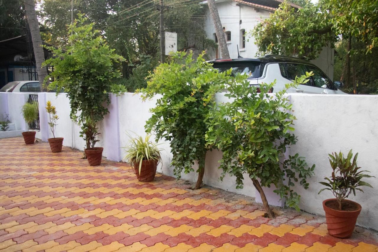 The Sovereign Villa Candolim Extérieur photo